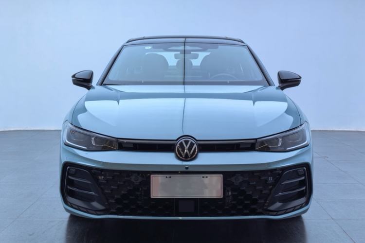 Used Volkswagen Passat 2025 Pro 380TSI Starry Dragon Luxury Edition Exterior 9