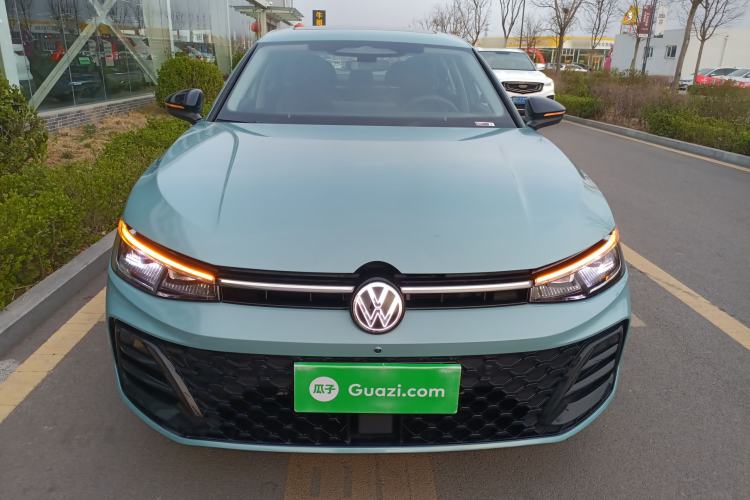 Used Volkswagen Passat 2025 Pro 380TSI Starry Dragon Luxury Edition Front