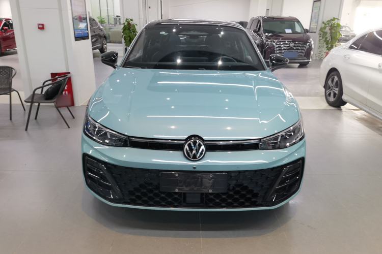 Used Volkswagen Passat 2025 Pro 380TSI Starry Dragon Luxury Edition Front