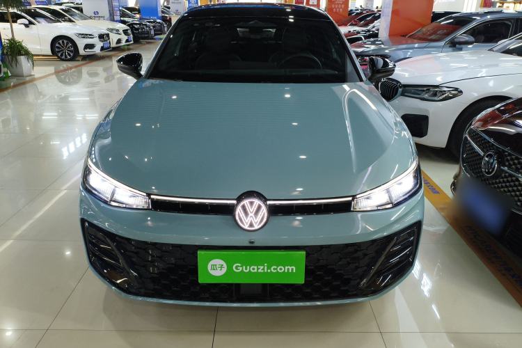 Used Volkswagen Passat 2025 Pro 380TSI Starry Dragon Luxury Edition Front
