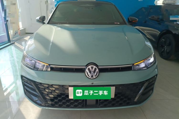 Used Volkswagen Passat 2025 Pro 380TSI Starry Dragon Luxury Edition Front