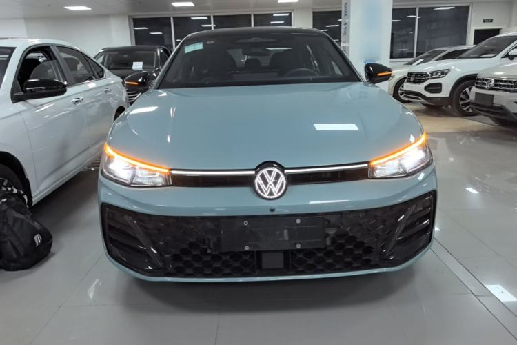 Used Volkswagen Passat 2025 Pro 380TSI Starry Dragon Luxury Edition Front