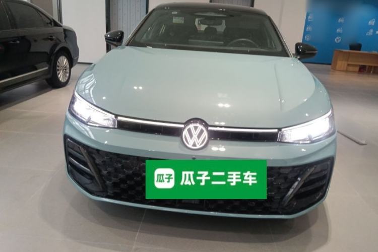 Used Volkswagen Passat 2025 Pro 380TSI Starry Dragon Luxury Edition Front
