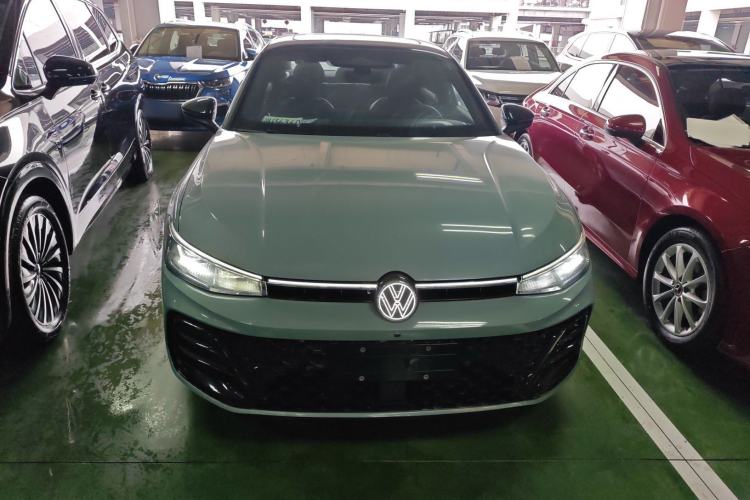 Used Volkswagen Passat 2025 Pro 380TSI Starry Dragon Luxury Edition Front