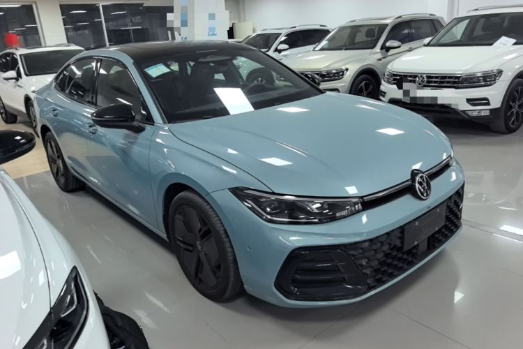 Used Volkswagen Passat 2025 Pro 380TSI Starry Dragon Luxury Edition Front Right 45 Deg