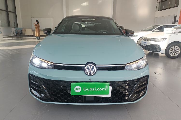 Used Volkswagen Passat 2025 Pro 380TSI Starry Dragon Luxury Edition Front