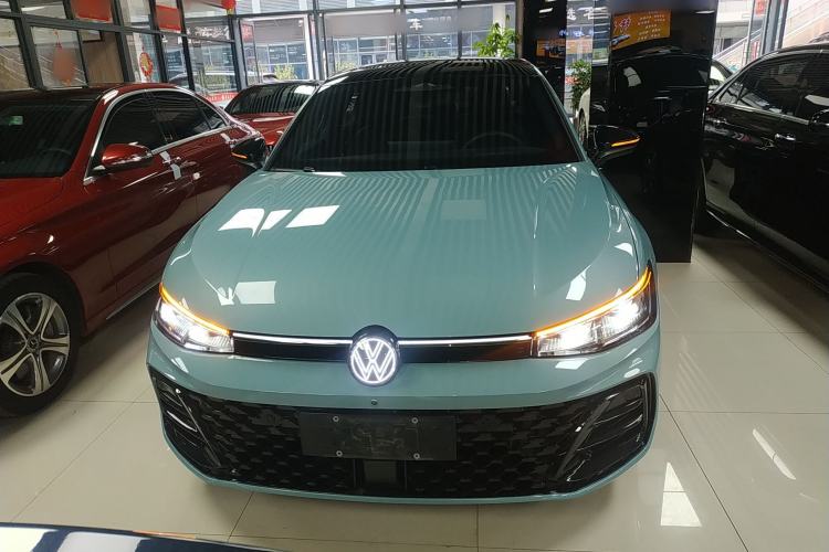 Used Volkswagen Passat 2025 Pro 380TSI Starry Dragon Luxury Edition Front