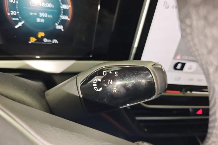 Used Volkswagen Passat 2025 Pro 380TSI Starry Dragon Luxury Edition Gear Lever