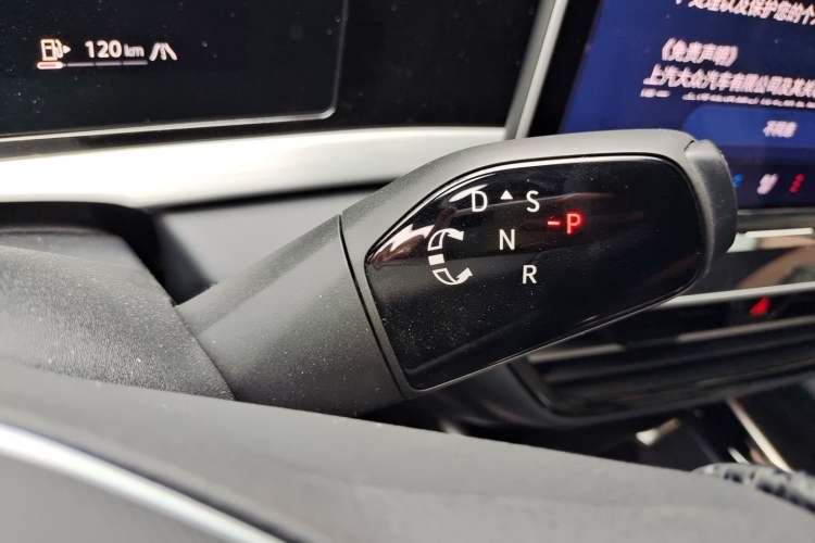 Used Volkswagen Passat 2025 Pro 380TSI Starry Dragon Luxury Edition Gear Lever