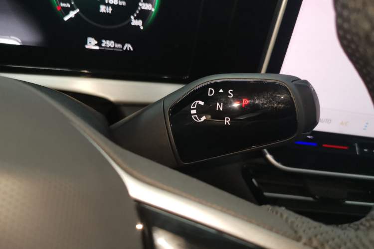 Used Volkswagen Passat 2025 Pro 380TSI Starry Dragon Luxury Edition Gear Lever