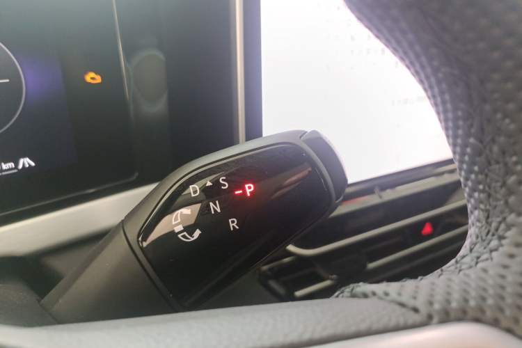 Used Volkswagen Passat 2025 Pro 380TSI Starry Dragon Luxury Edition Gear Lever