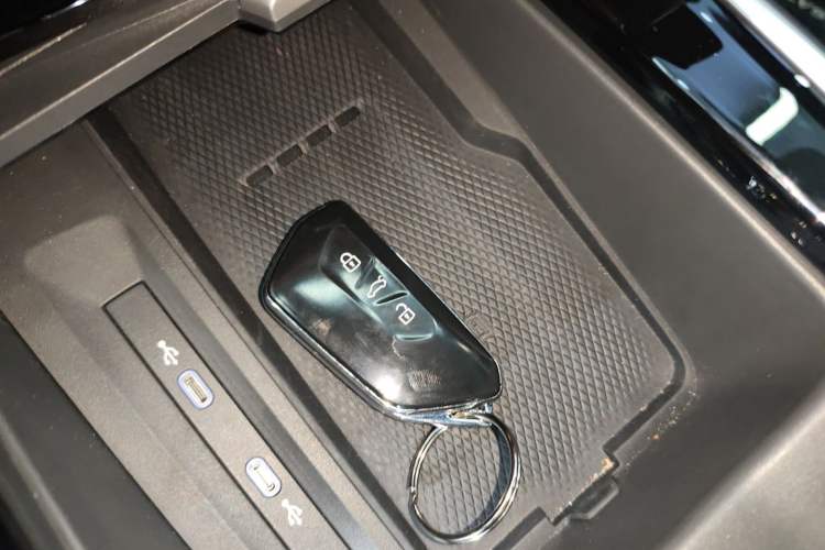 Used Volkswagen Passat 2025 Pro 380TSI Starry Dragon Luxury Edition Interior 1