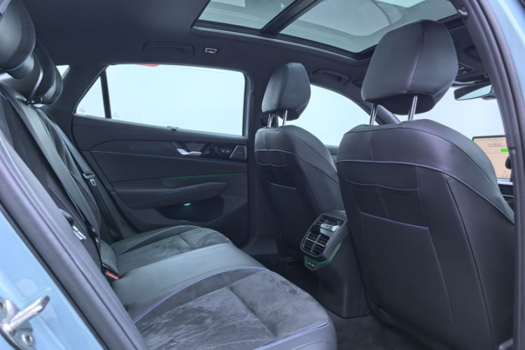 Used Volkswagen Passat 2025 Pro 380TSI Starry Dragon Luxury Edition Interior 1