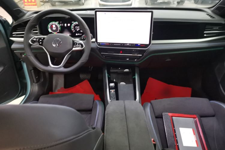 Used Volkswagen Passat 2025 Pro 380TSI Starry Dragon Luxury Edition Interior 2