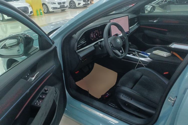 Used Volkswagen Passat 2025 Pro 380TSI Starry Dragon Luxury Edition Interior 3