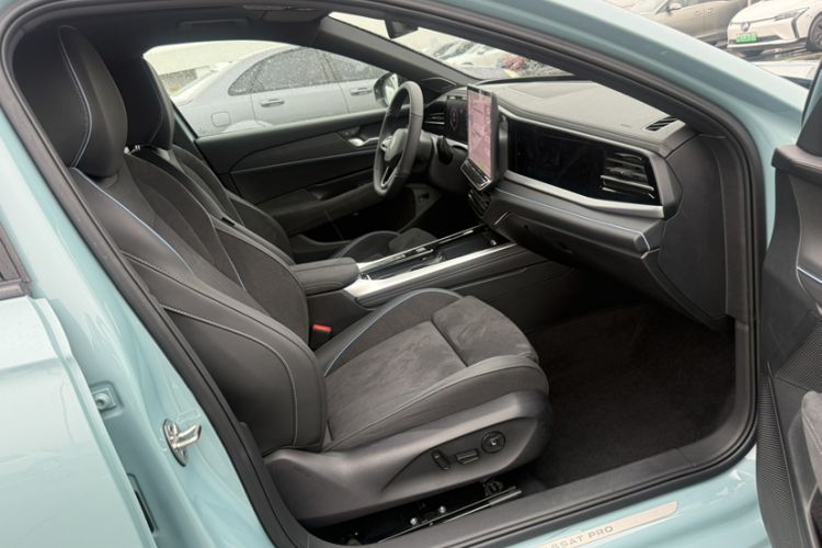 Used Volkswagen Passat 2025 Pro 380TSI Starry Dragon Luxury Edition Interior 5
