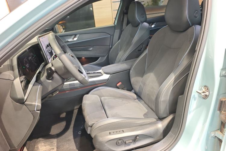 Used Volkswagen Passat 2025 Pro 380TSI Starry Dragon Luxury Edition Left Front Seat