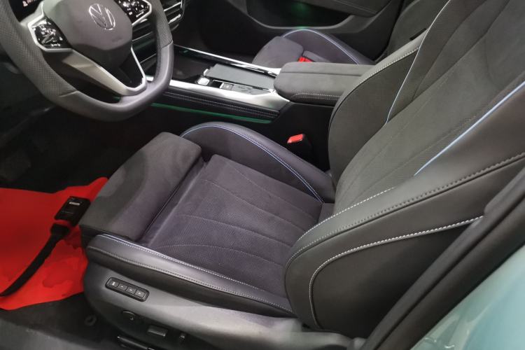 Used Volkswagen Passat 2025 Pro 380TSI Starry Dragon Luxury Edition Left Front Seat