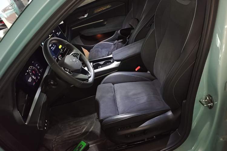Used Volkswagen Passat 2025 Pro 380TSI Starry Dragon Luxury Edition Left Front Seat
