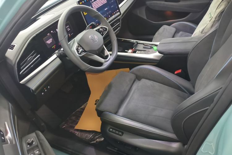 Used Volkswagen Passat 2025 Pro 380TSI Starry Dragon Luxury Edition Left Front Seat
