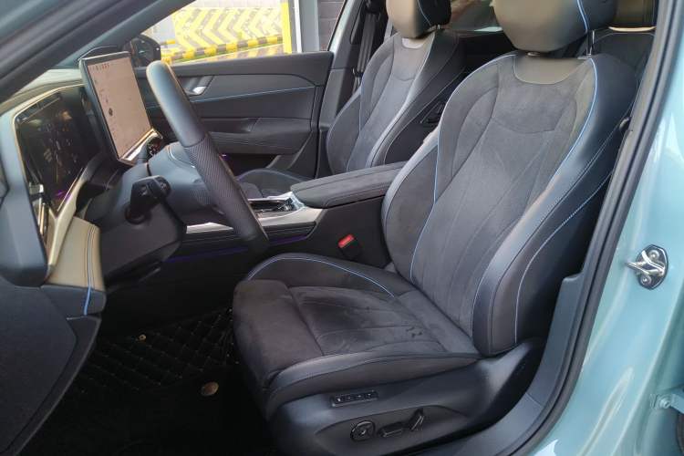 Used Volkswagen Passat 2025 Pro 380TSI Starry Dragon Luxury Edition Left Front Seat