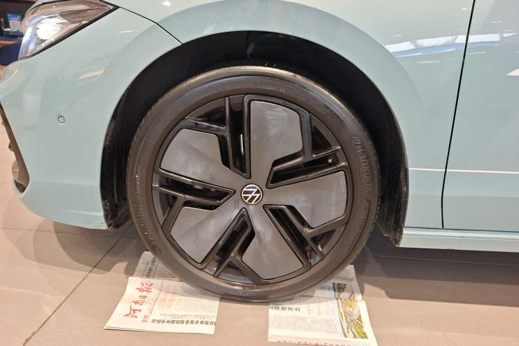 Used Volkswagen Passat 2025 Pro 380TSI Starry Dragon Luxury Edition Left Front Wheel Hub