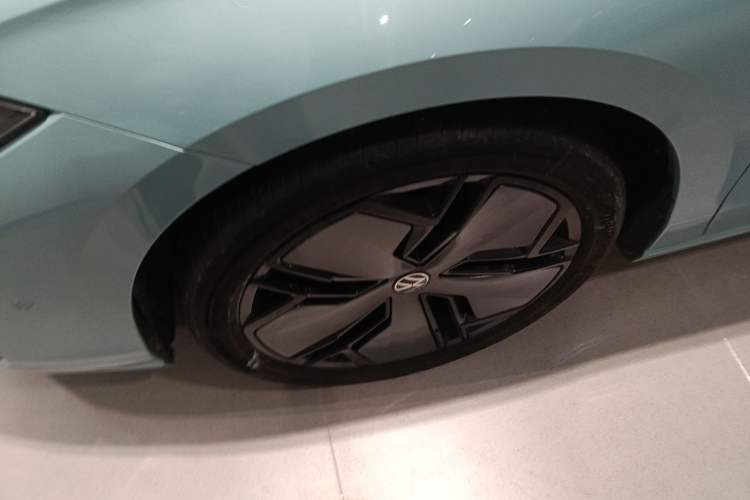 Used Volkswagen Passat 2025 Pro 380TSI Starry Dragon Luxury Edition Left Front Wheel Hub