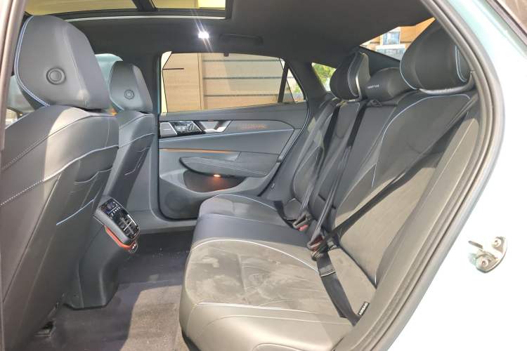 Used Volkswagen Passat 2025 Pro 380TSI Starry Dragon Luxury Edition Left Rear Seat