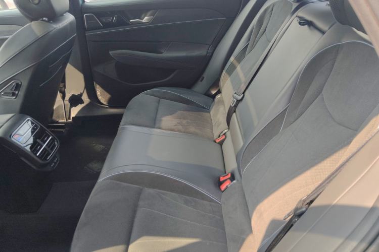 Used Volkswagen Passat 2025 Pro 380TSI Starry Dragon Luxury Edition Left Rear Seat