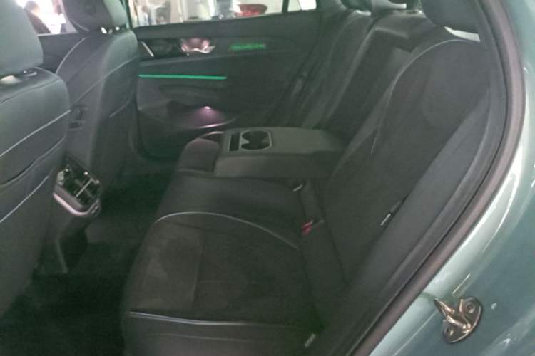 Used Volkswagen Passat 2025 Pro 380TSI Starry Dragon Luxury Edition Left Rear Seat