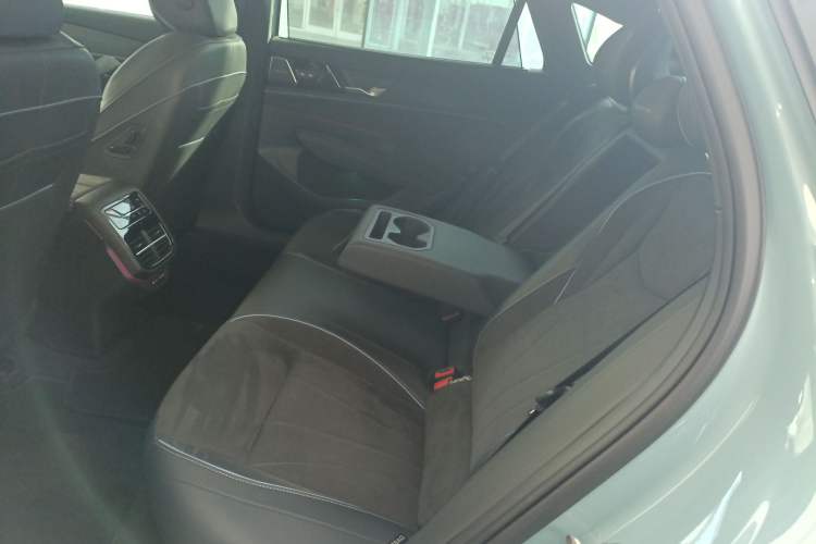 Used Volkswagen Passat 2025 Pro 380TSI Starry Dragon Luxury Edition Left Rear Seat