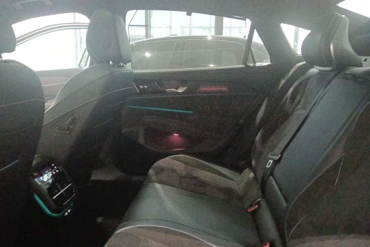 Used Volkswagen Passat 2025 Pro 380TSI Starry Dragon Luxury Edition Left Rear Seat