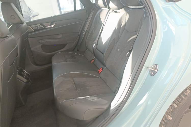 Used Volkswagen Passat 2025 Pro 380TSI Starry Dragon Luxury Edition Left Rear Seat