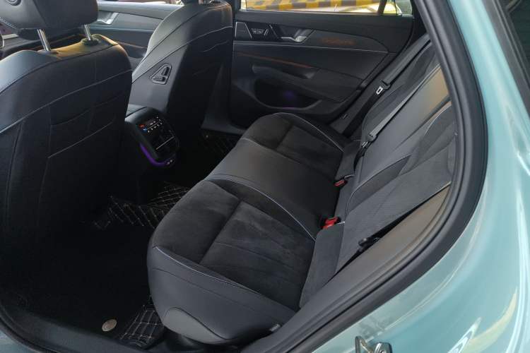 Used Volkswagen Passat 2025 Pro 380TSI Starry Dragon Luxury Edition Left Rear Seat
