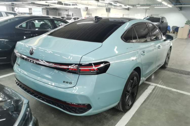 Used Volkswagen Passat 2025 Pro 380TSI Starry Dragon Luxury Edition Rear Right 45 Deg