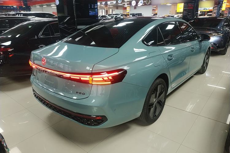Used Volkswagen Passat 2025 Pro 380TSI Starry Dragon Luxury Edition Rear Right 45 Deg