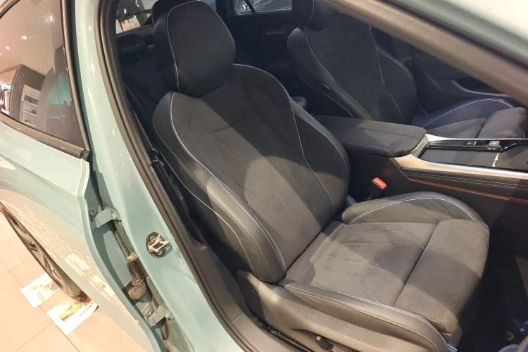 Used Volkswagen Passat 2025 Pro 380TSI Starry Dragon Luxury Edition Right Front Seat