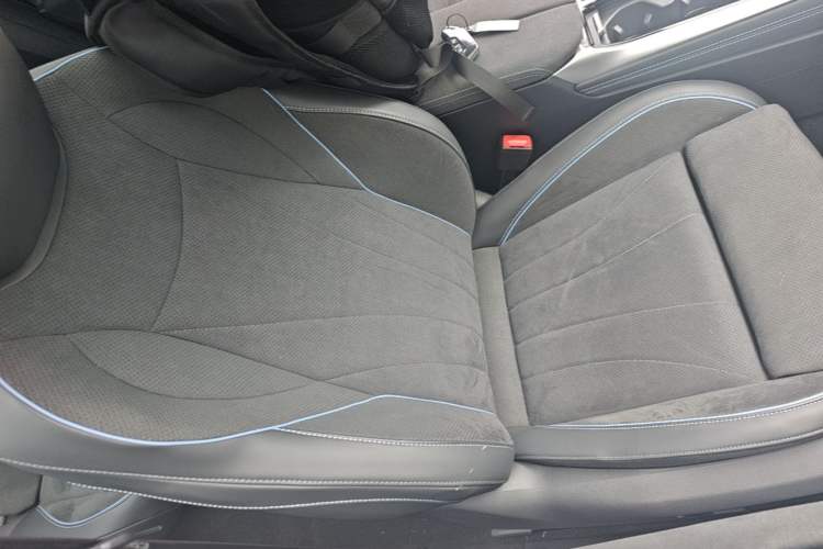 Used Volkswagen Passat 2025 Pro 380TSI Starry Dragon Luxury Edition Right Front Seat