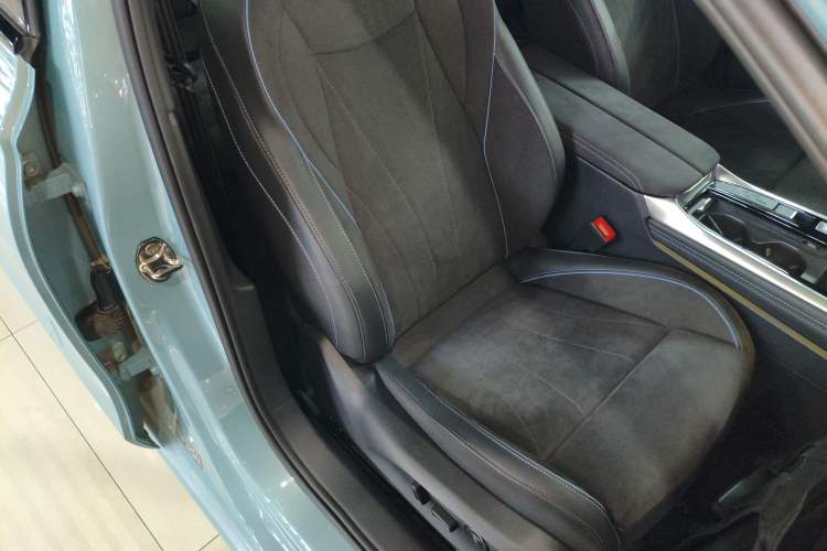 Used Volkswagen Passat 2025 Pro 380TSI Starry Dragon Luxury Edition Right Front Seat