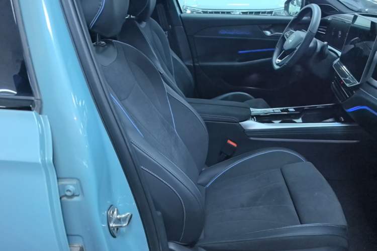 Used Volkswagen Passat 2025 Pro 380TSI Starry Dragon Luxury Edition Right Front Seat