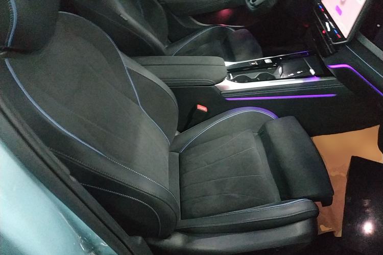 Used Volkswagen Passat 2025 Pro 380TSI Starry Dragon Luxury Edition Right Front Seat