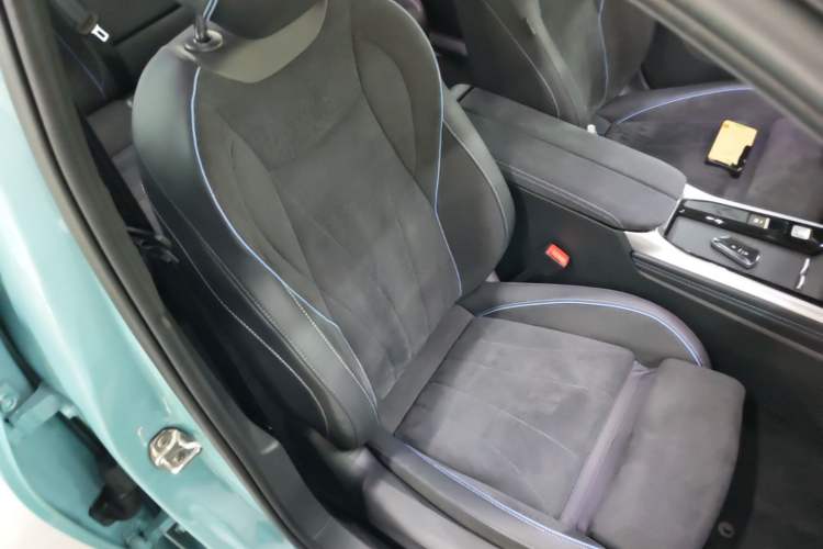 Used Volkswagen Passat 2025 Pro 380TSI Starry Dragon Luxury Edition Right Front Seat
