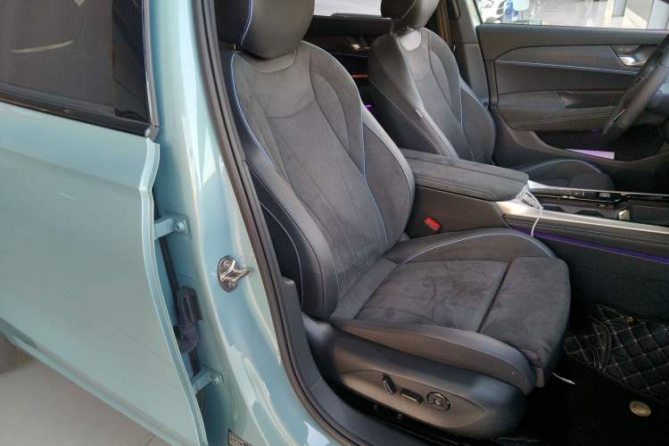 Used Volkswagen Passat 2025 Pro 380TSI Starry Dragon Luxury Edition Right Front Seat