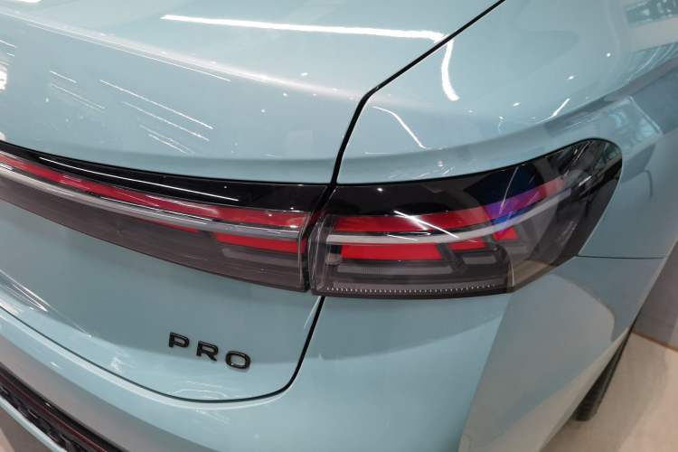 Used Volkswagen Passat 2025 Pro 380TSI Starry Dragon Luxury Edition Right Rear Taillight