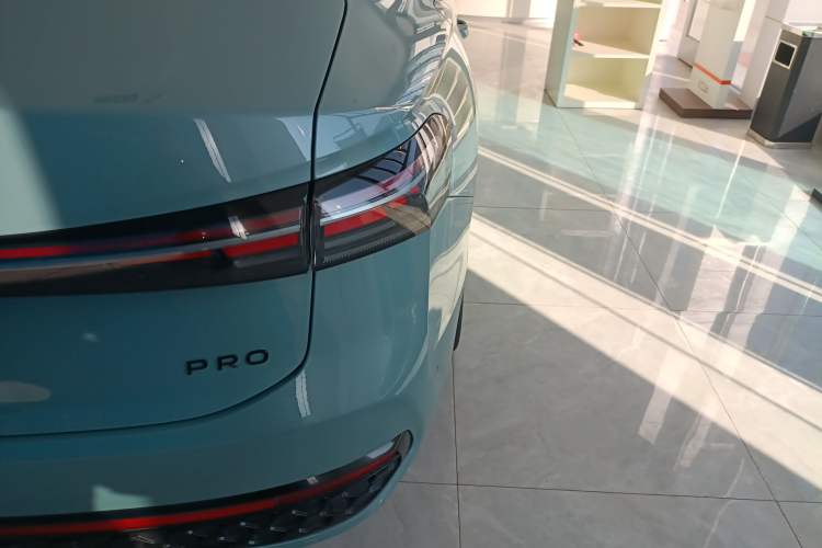 Used Volkswagen Passat 2025 Pro 380TSI Starry Dragon Luxury Edition Right Rear Taillight