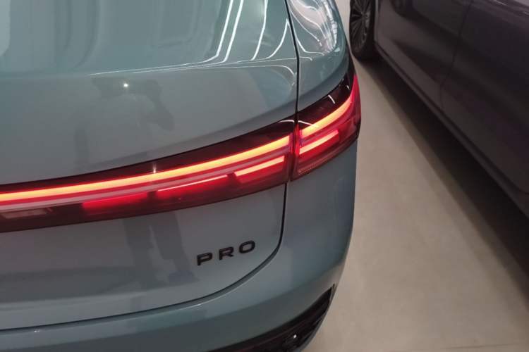 Used Volkswagen Passat 2025 Pro 380TSI Starry Dragon Luxury Edition Right Rear Taillight