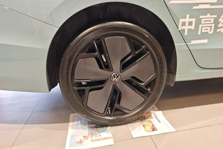 Used Volkswagen Passat 2025 Pro 380TSI Starry Dragon Luxury Edition Right Rear Wheel Hub