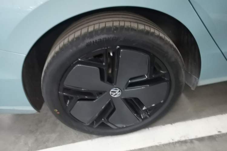 Used Volkswagen Passat 2025 Pro 380TSI Starry Dragon Luxury Edition Right Rear Wheel Hub