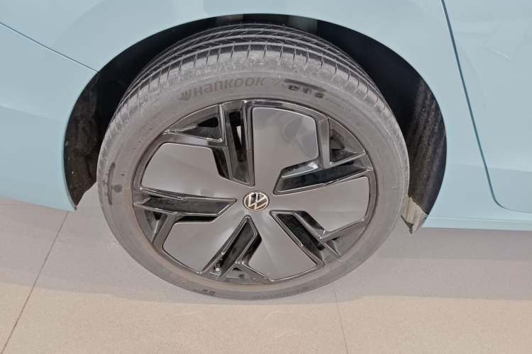 Used Volkswagen Passat 2025 Pro 380TSI Starry Dragon Luxury Edition Right Rear Wheel Hub