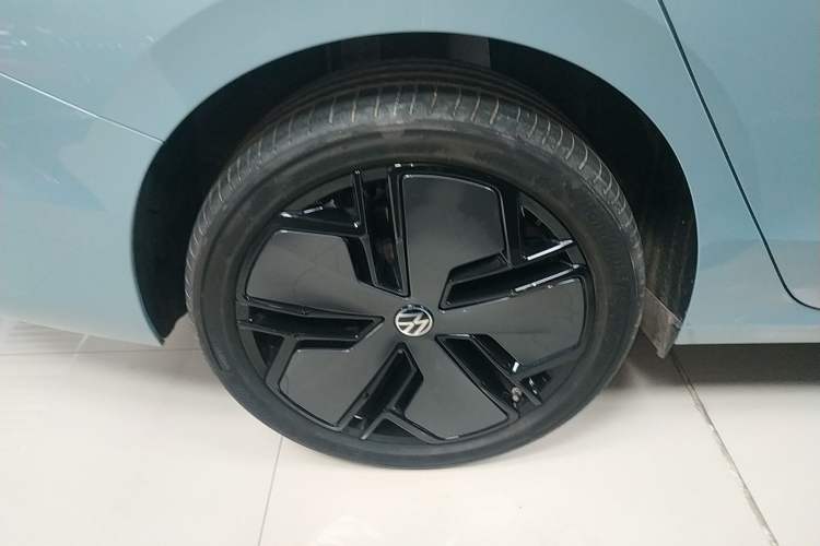 Used Volkswagen Passat 2025 Pro 380TSI Starry Dragon Luxury Edition Right Rear Wheel Hub